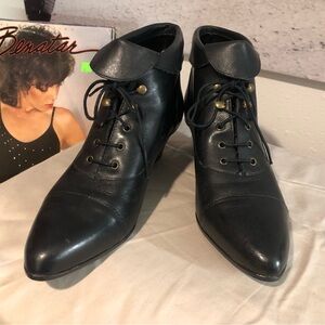 Vintage 80’s Predictions Black Leather Lace-Up Ankle Boots